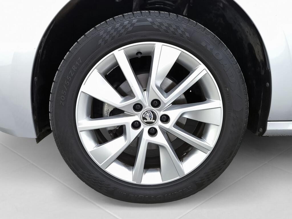 Skoda Kamiq 1.0 TSI 81kW (110CV) Ambition 8