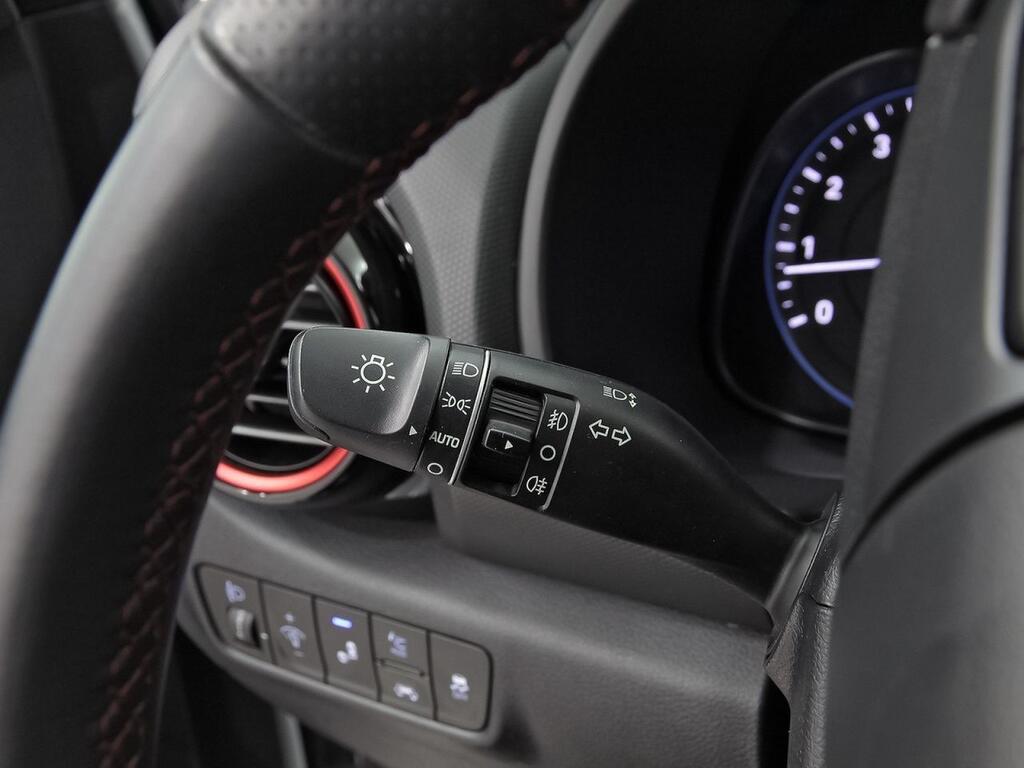 Hyundai Kona 1.6 TGDI Tecno Red 4X2 DT 15