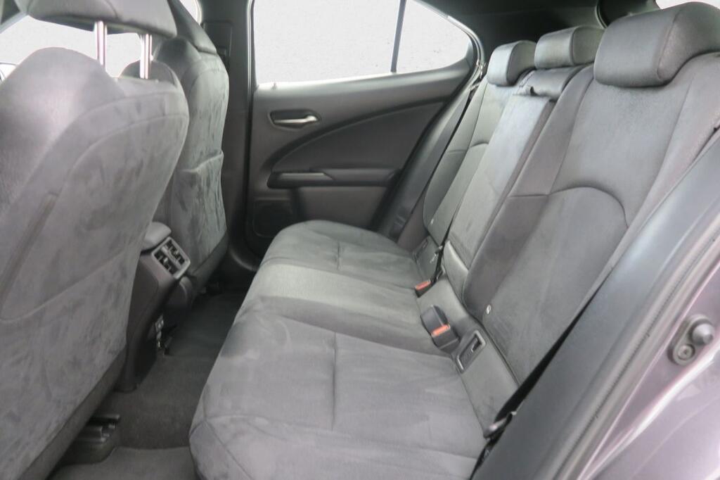 Lexus UX 300H PLUS 2.0 HYBRID 199 CV AUTO 5P 18