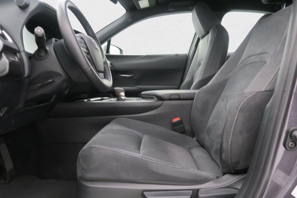 Lexus UX 300H PLUS 2.0 HYBRID 199 CV AUTO 5P 17