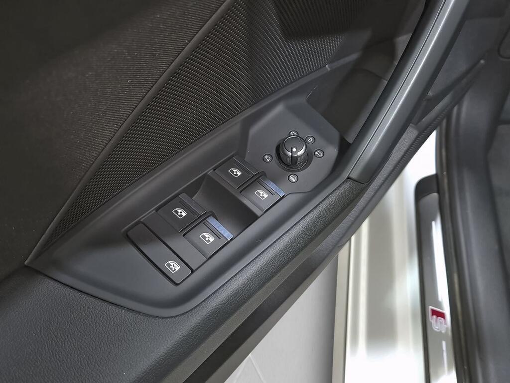 Audi A3 Sportback S line 35 TFSI 110kW (150CV) 9