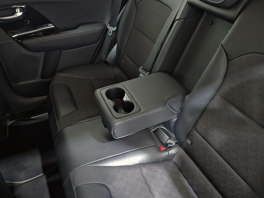 Kia Niro 1.6 GDi HEV 104kW (141CV) Drive 34