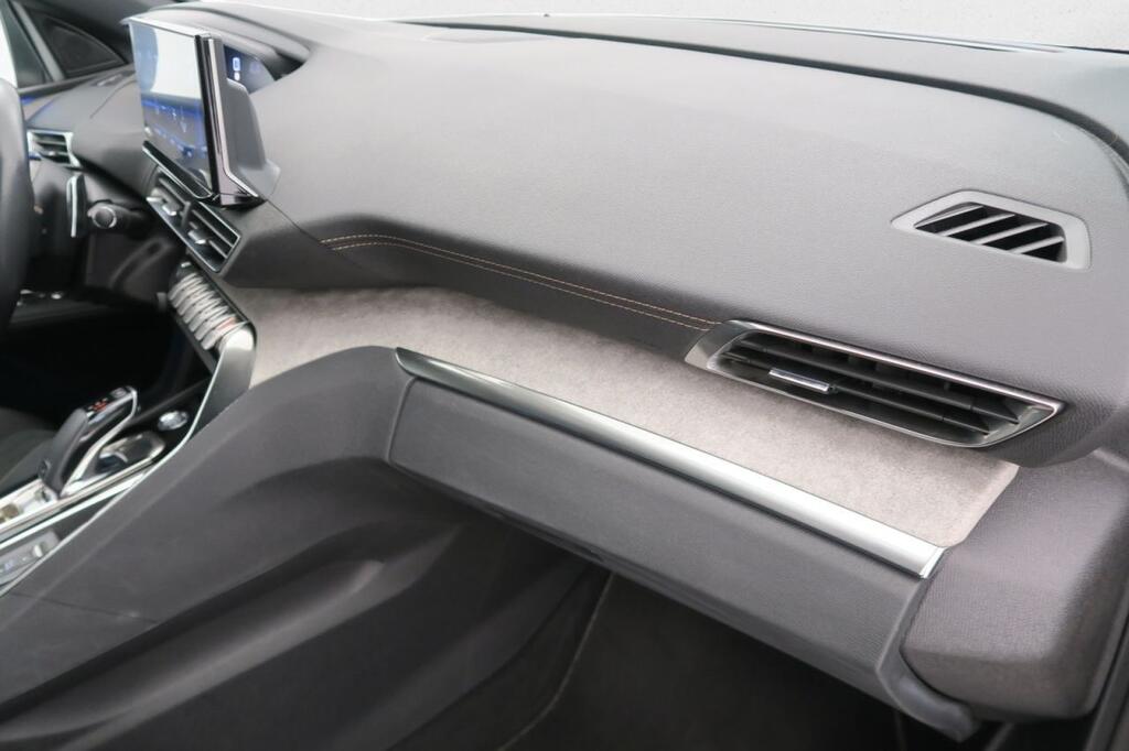 Peugeot 3008 1.5 BlueHDi 96kW S&S GT EAT8 14