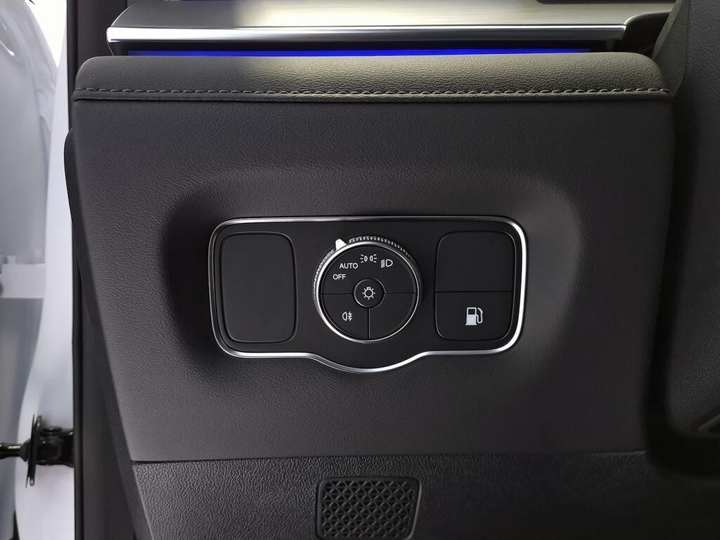 Ebro S800 1.5 TGDI PHEV Premium E-CVT 15