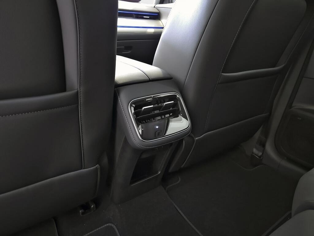 Ebro S800 1.5 TGDI PHEV Premium E-CVT 31