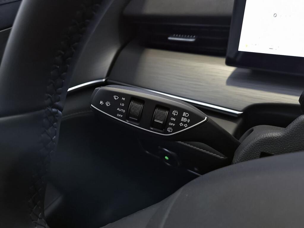 Ebro S800 1.5 TGDI PHEV Premium E-CVT 17