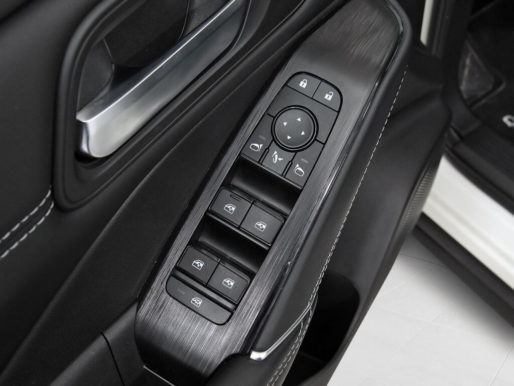 Nissan Qashqai E-POWER 140 KW (190 CV) N-Connecta 12