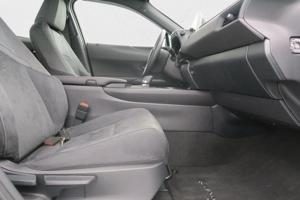 Lexus UX 300H PLUS 2.0 HYBRID 199 CV AUTO 5P 12