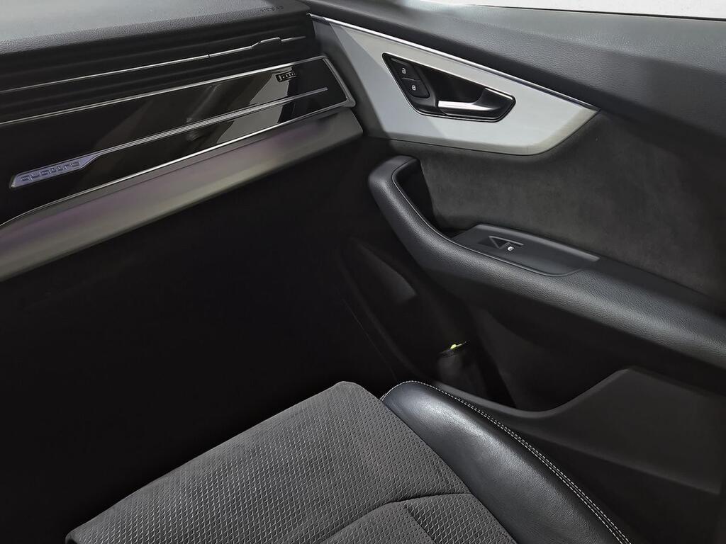 Audi Q8 45 TDI 170kW Black L quattro tiptronic 33