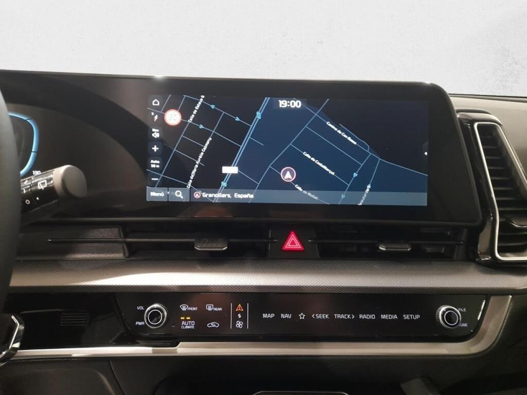 Kia Sportage 1.6 T-GDi MHEV 180CV Tech 4x4 DCT 22