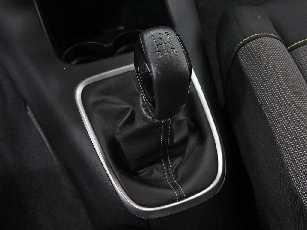 Citroën C3 PureTech 60KW (83CV) Shine 31