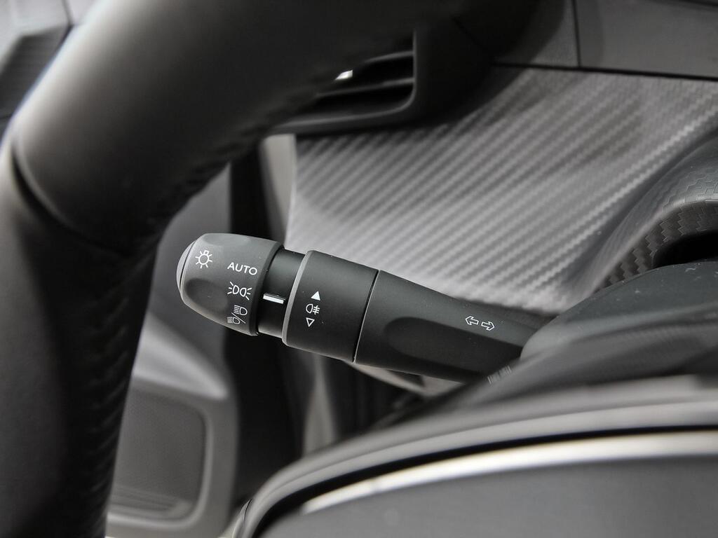 Peugeot 208 Active Puretech 100 15