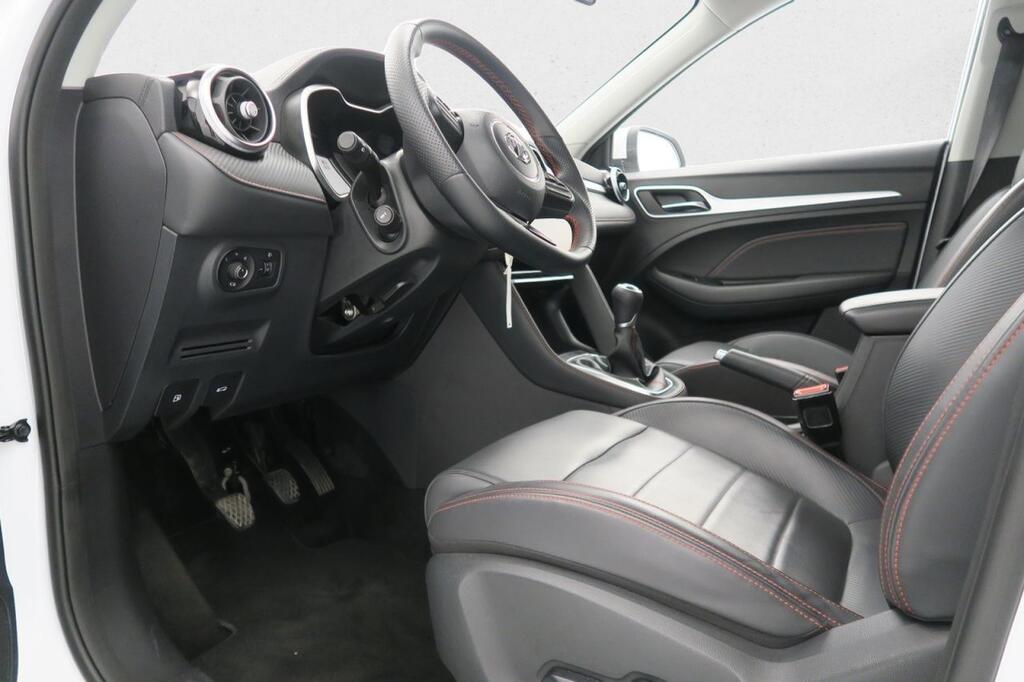 MG ZS SUV 1.5 LUXURY 106 5P 6