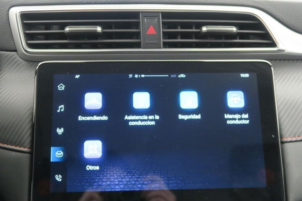 MG ZS SUV 1.5 LUXURY 106 5P 12