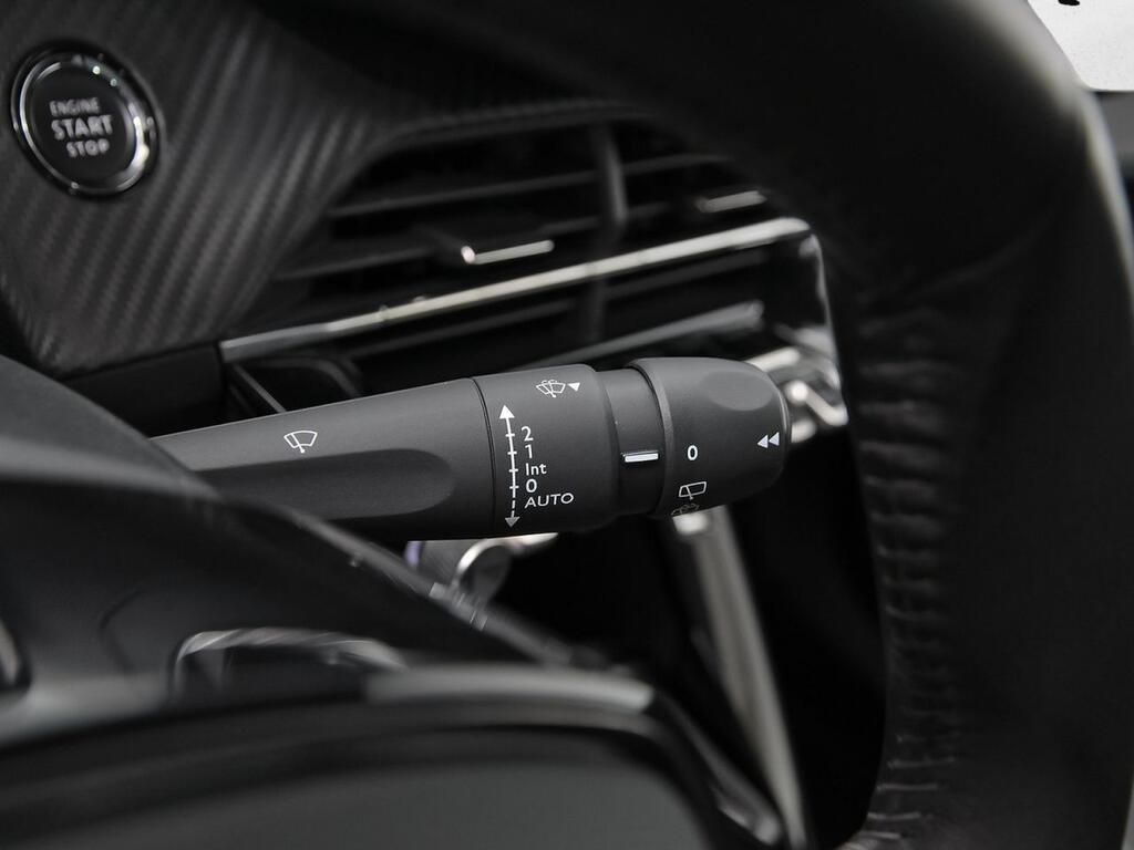 Peugeot 2008 Allure Puretech 100 S&S BVM6 18