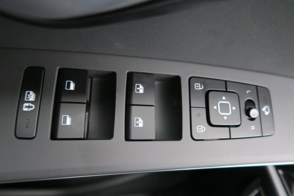 Kia Niro 1.6 PHEV Emotion 8