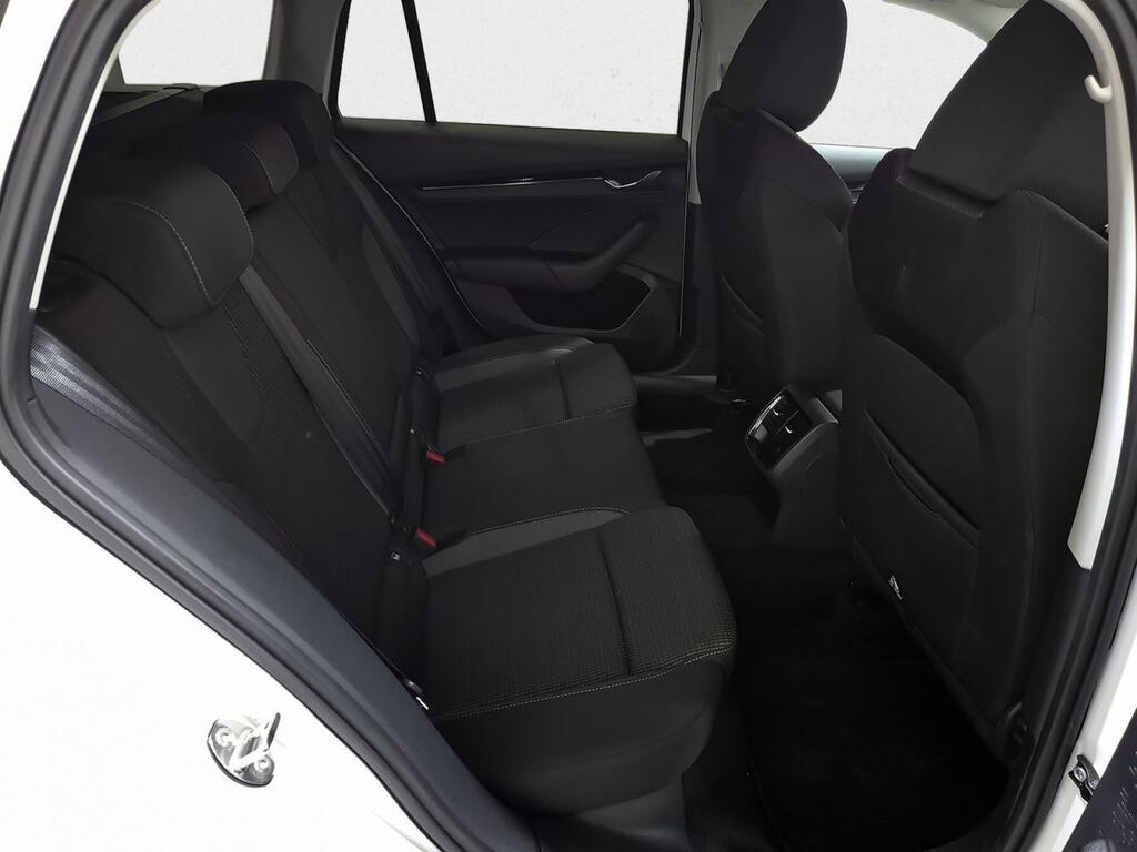 Skoda Octavia Combi 2.0 TDI 110kW DSG Ambition Plus 8