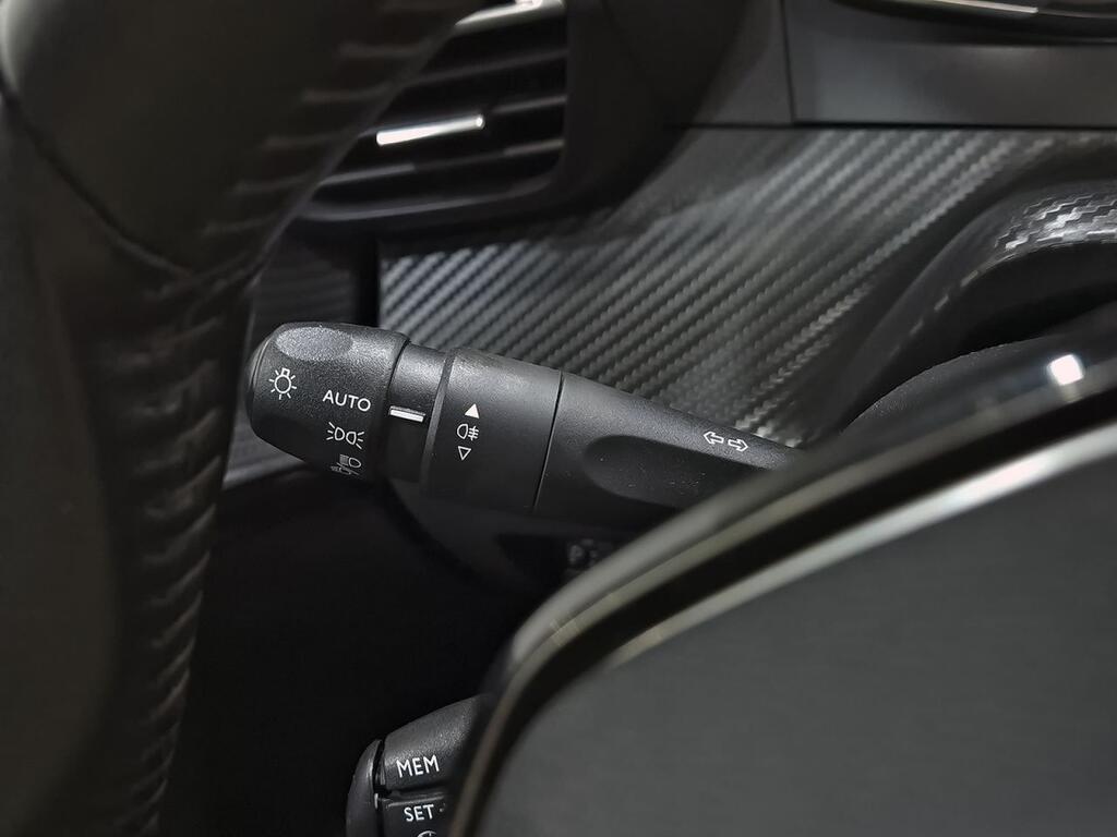 Peugeot 208 BlueHDi 73kW (100CV) Active 13