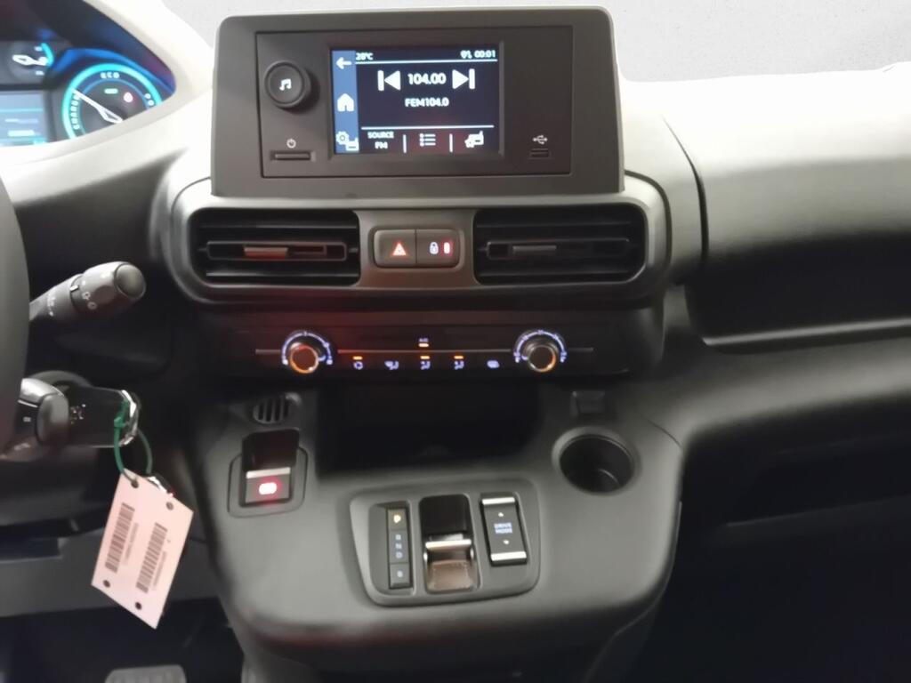 Peugeot Partner E-PARTNER FG STANDARD 800 KG BEV (100KW) 136CV 8