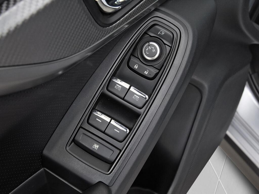 Subaru XV 2.0i Hybrid CVT Executive Plus 13