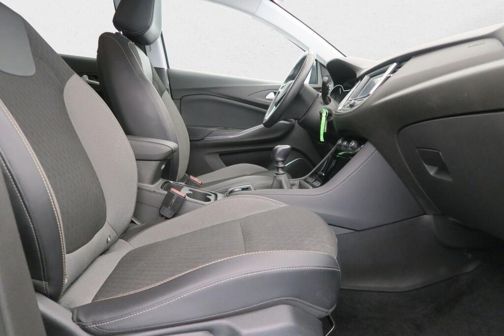 Opel Grandland X 1.2 Turbo Design Line 16