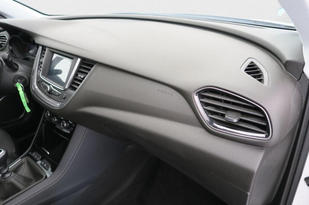 Opel Grandland X 1.2 Turbo Design Line 15