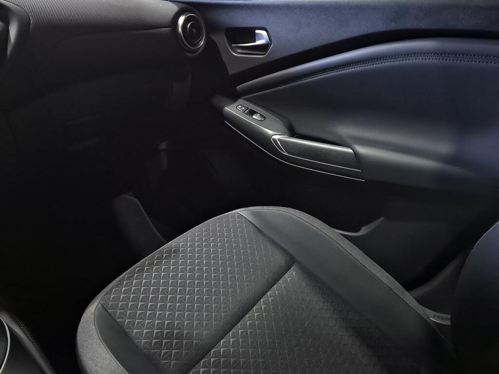 Nissan Juke DIG-T 84 kW (114 CV) 6M/T N-Connecta 28