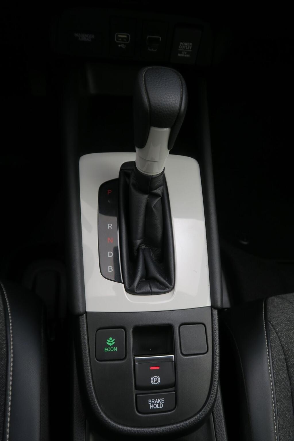 Honda Jazz HYBRID 1.5I-MMD ELEGANCE 13