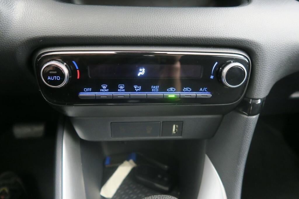 Toyota Yaris ACTIVE 1.5 VVT-I HYBRID TECH 116 CV 5P 10