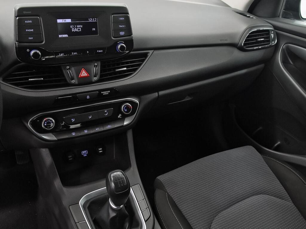 Hyundai i30 1.5 DPI Essence 12