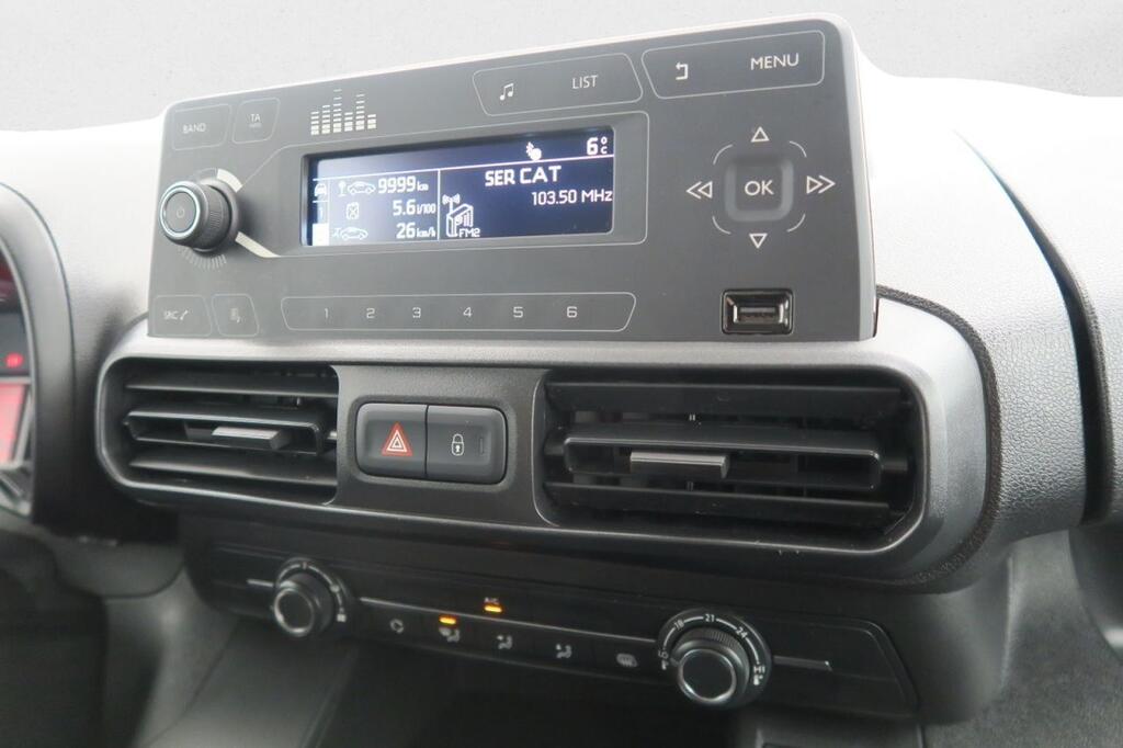 Toyota Proace City FG 1.5D 102 CV MWB 4P 9