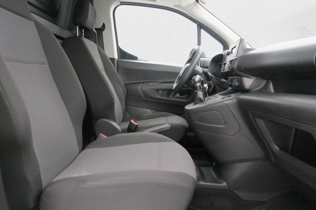 Toyota Proace City FG 1.5D 102 CV MWB 4P 15