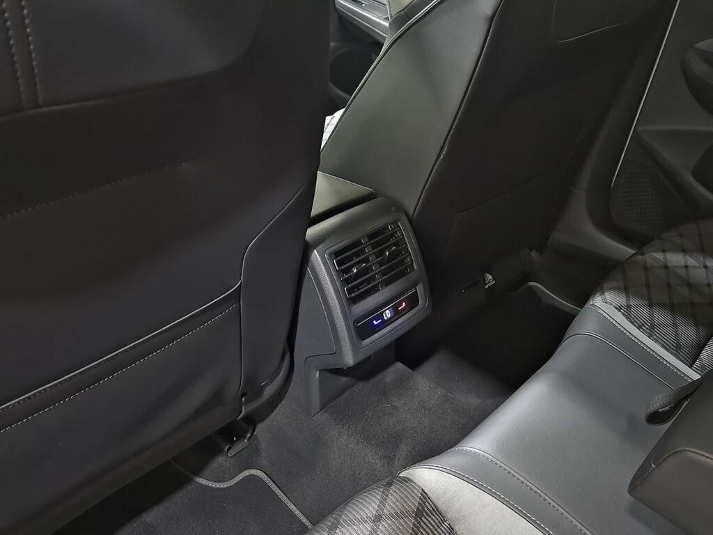 Volkswagen Golf R-Line 1.5 eTSI 110kW (150CV) DSG 35