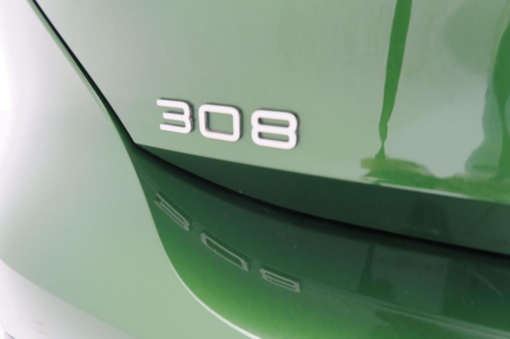 Peugeot 308 5P Active Hybrid 180 eEAT8 17