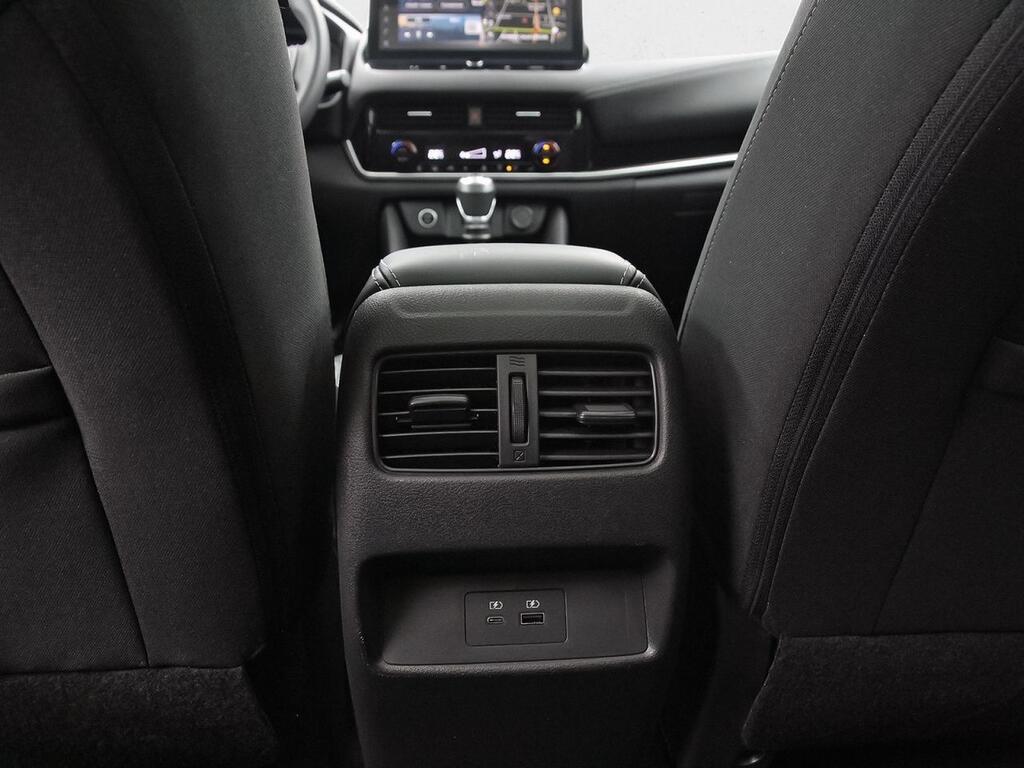 Nissan Qashqai DIG-T 103kW N-Connecta 28