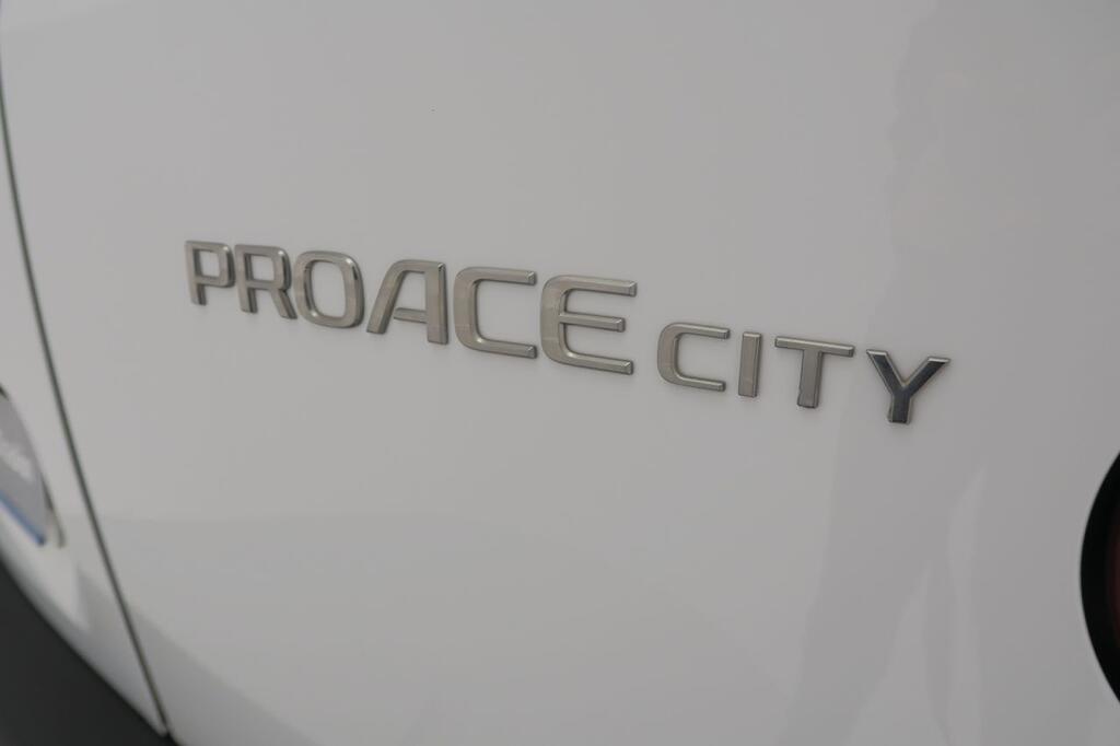 Toyota Proace City FG GX 1.5D 131 CV SWB 4P 17