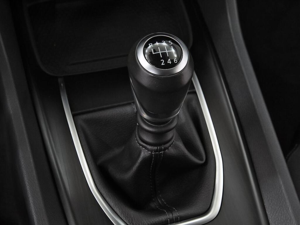 Nissan Qashqai DIG-T 103kW (140CV) mHEV 4x2 Acenta 29