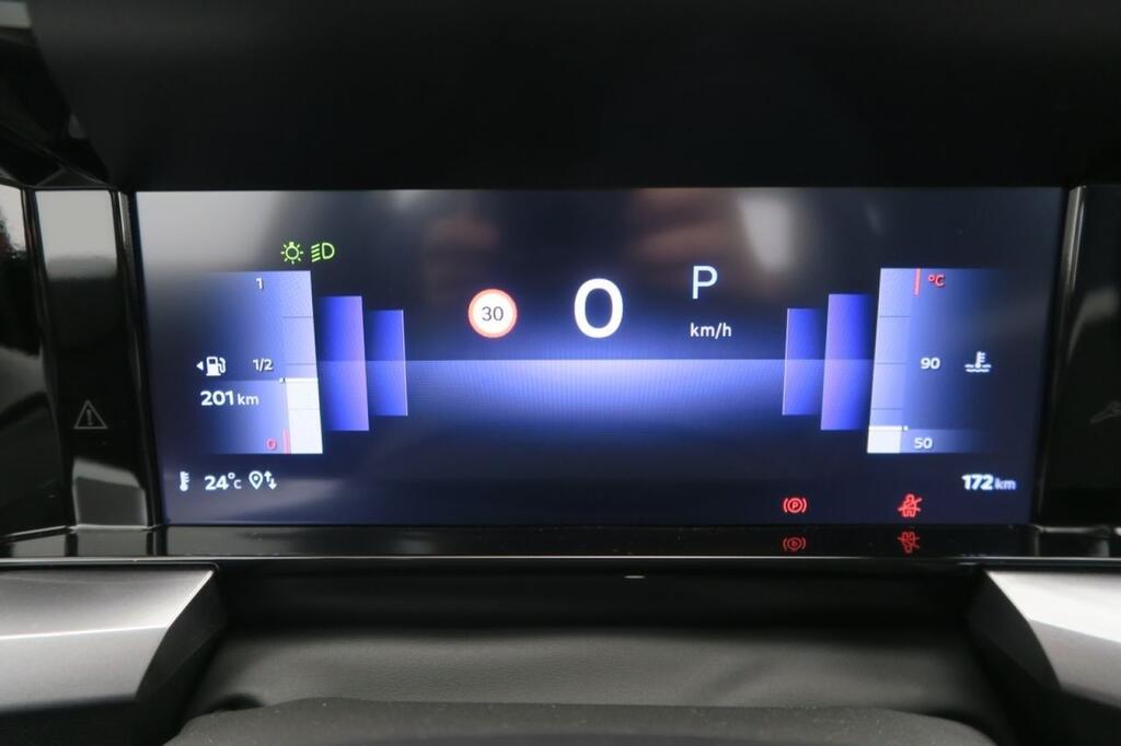 Opel Frontera 1.2T XHT Hybrid eDCT6 107kW Edition 9