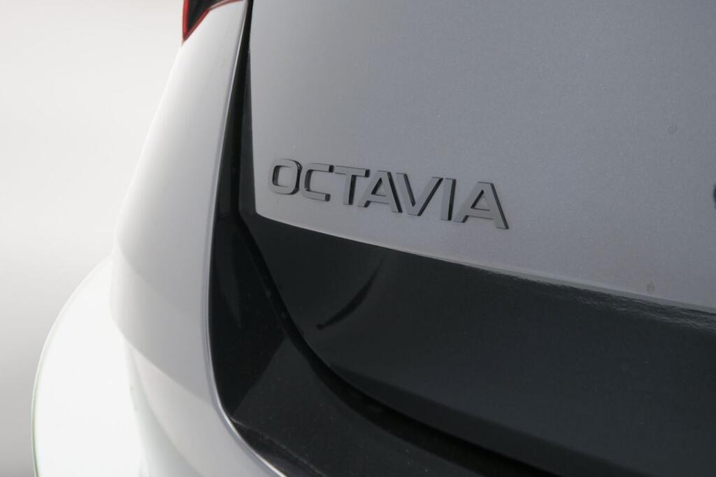 Skoda Octavia COMBI RS 2.0 TSI 265 CV DSG 5P 21