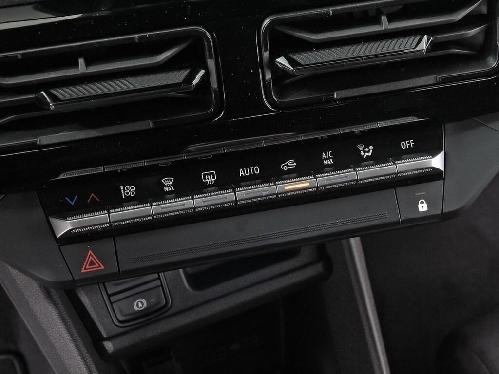 Nissan Micra Standard Range 4x2 N-Connecta 35