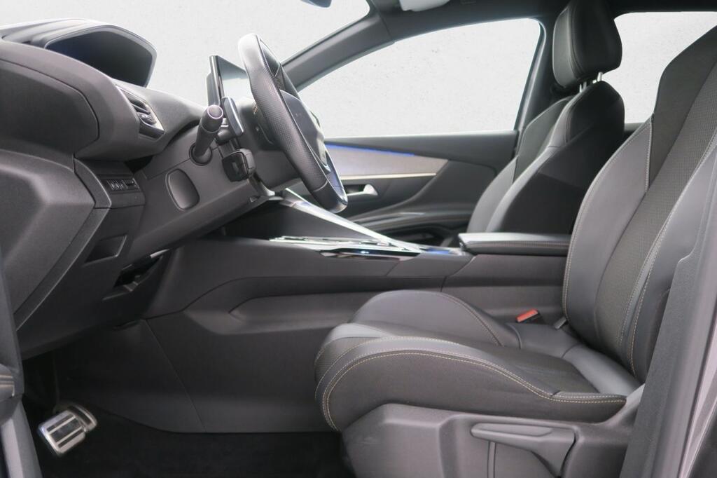 Peugeot 3008 GT 1.5 BLUEHDI 130 CV AUTO 5P 20