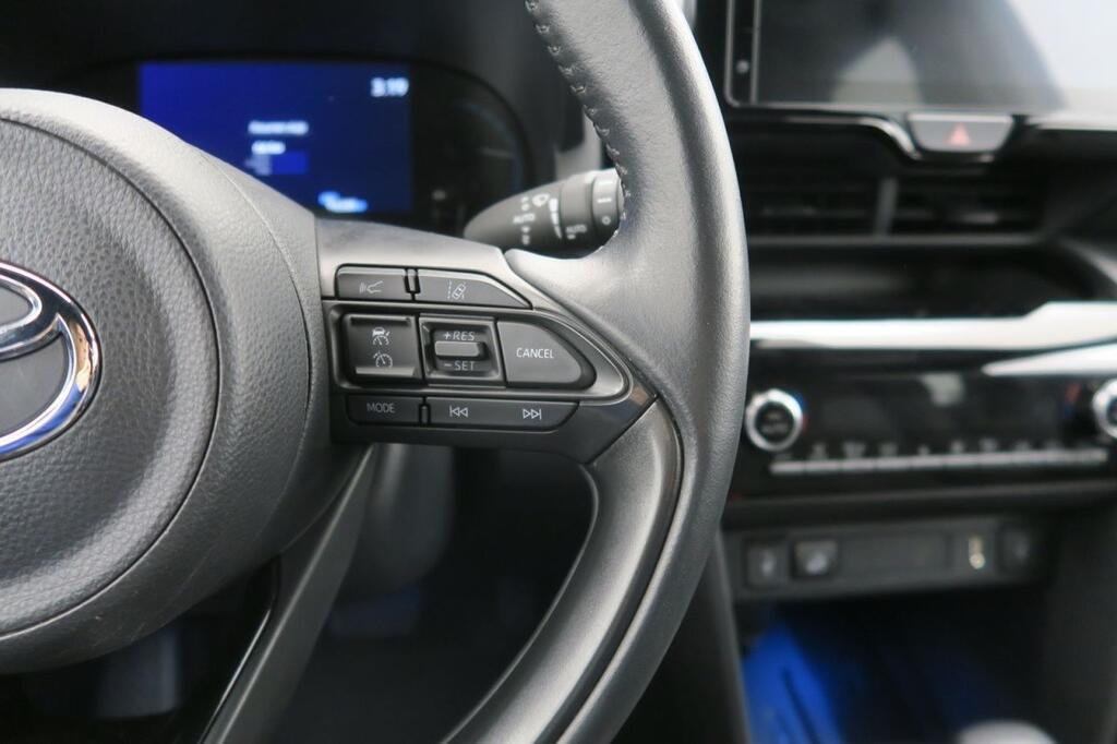 Toyota Yaris Cross SUV 1.5 VVT-I HYBRID ADVENTURE 116 5P 13