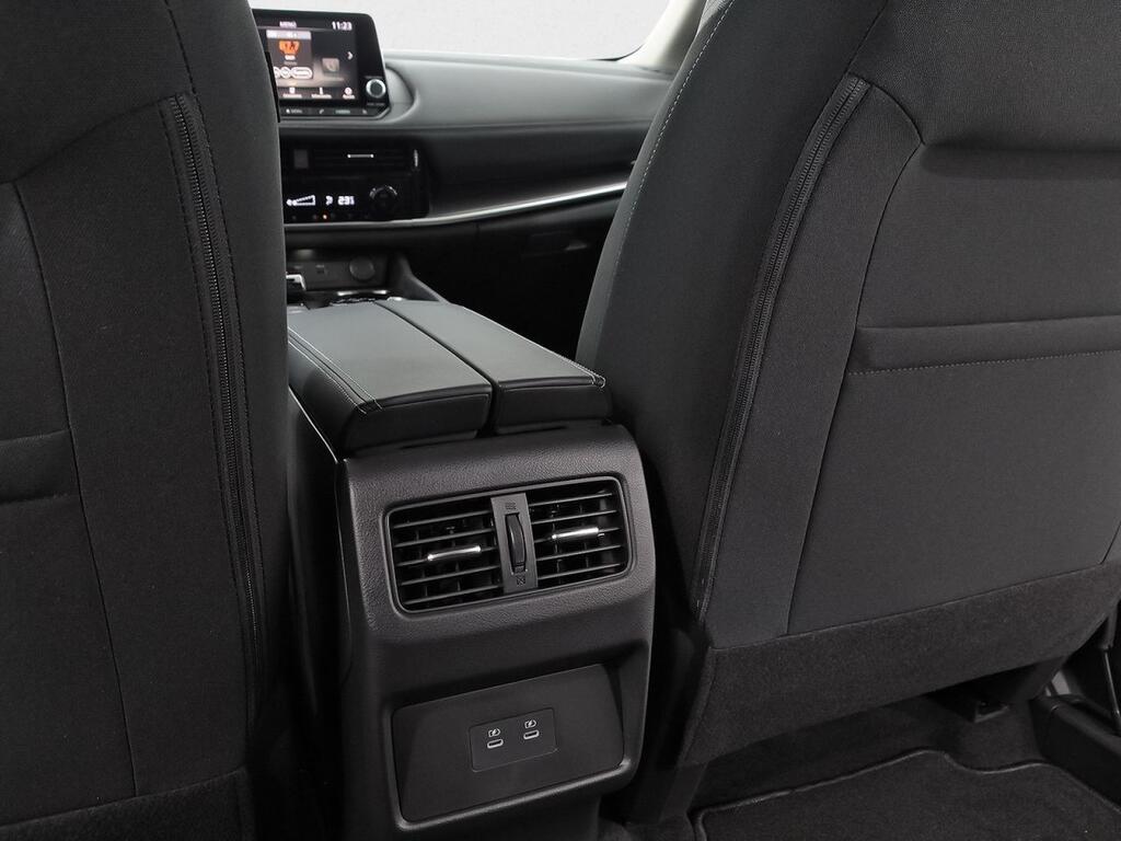 Nissan X-Trail 5pl 1.5 e-4ORCE 158kW 4x4 A/T Acenta 32