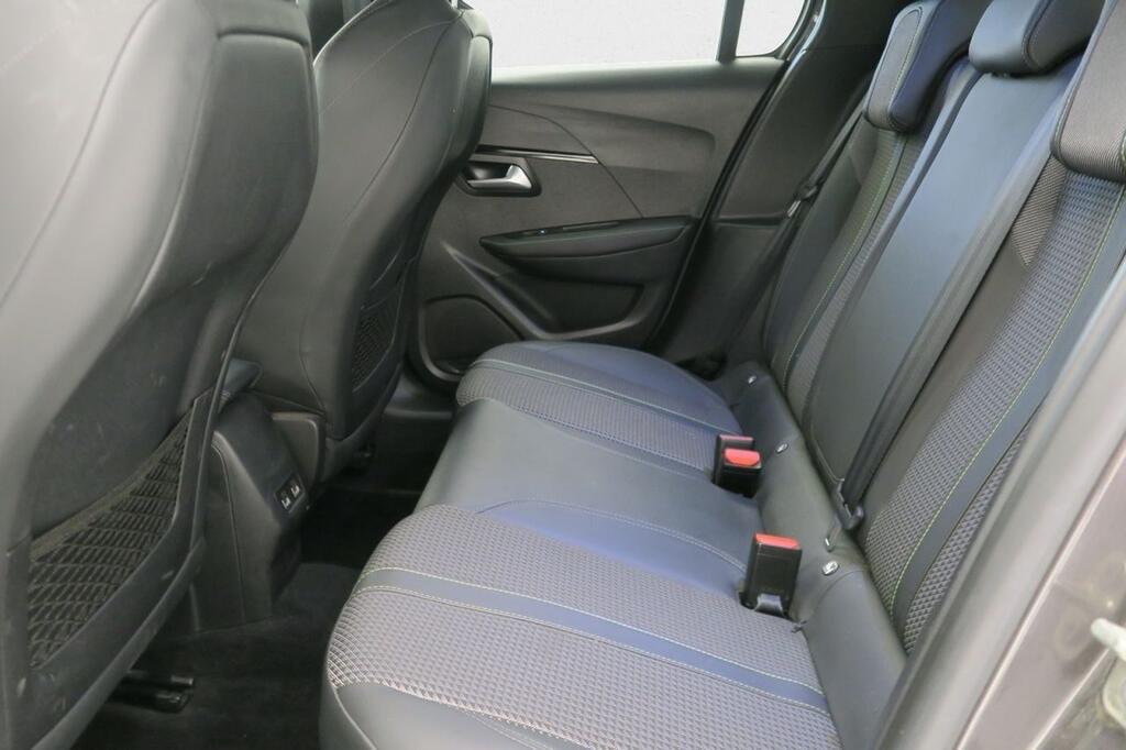 Peugeot 208 PureTech 96kW (130CV) EAT8 GT Line 16