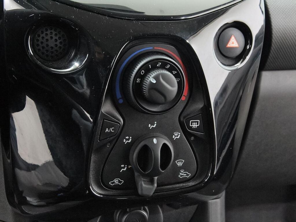 Citroën C1 VTi 53kW (72CV) S&S City Edition 26