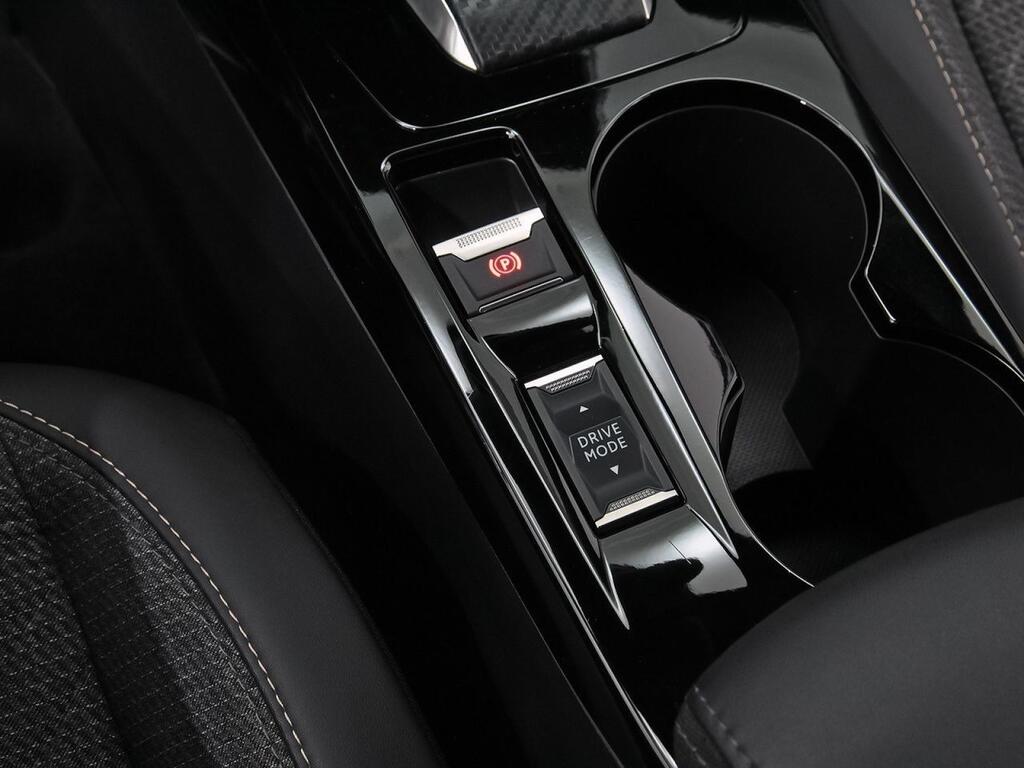 Peugeot 2008 N2008 Allure Hybrid 145 eDCS6 32