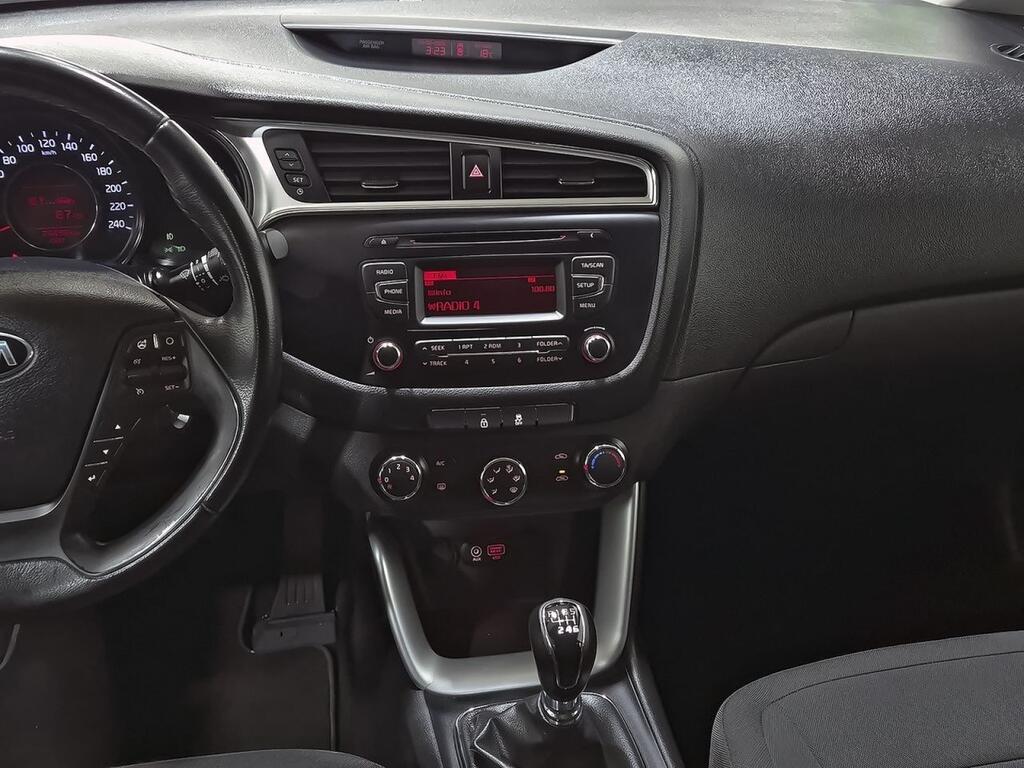 Kia Ceed 1.4 CVVT 74kW (100CV) Concept Plus 23