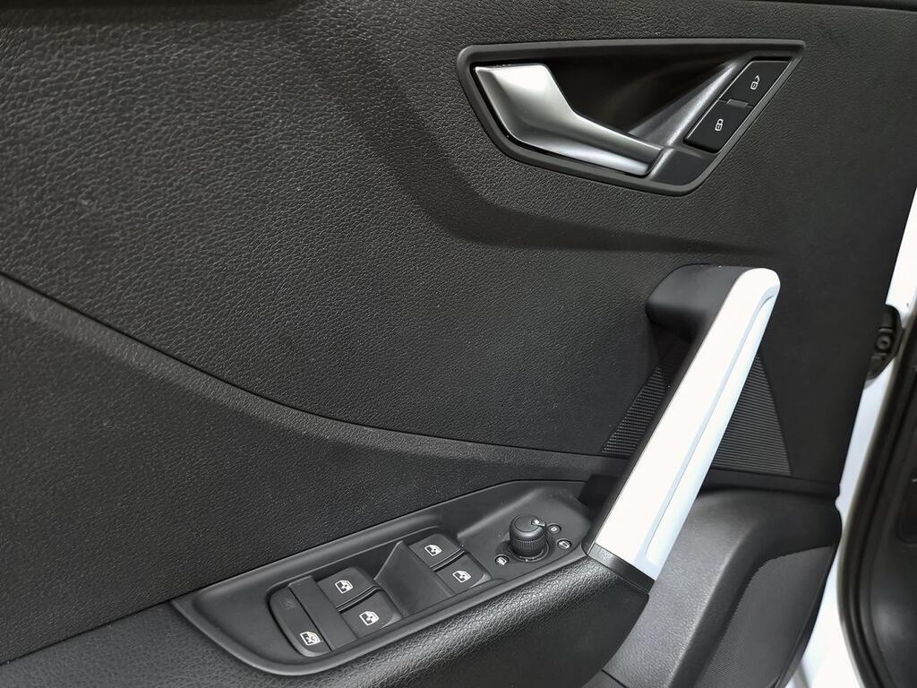 Audi Q2 Design 30 TFSI 85kW (116CV) 12