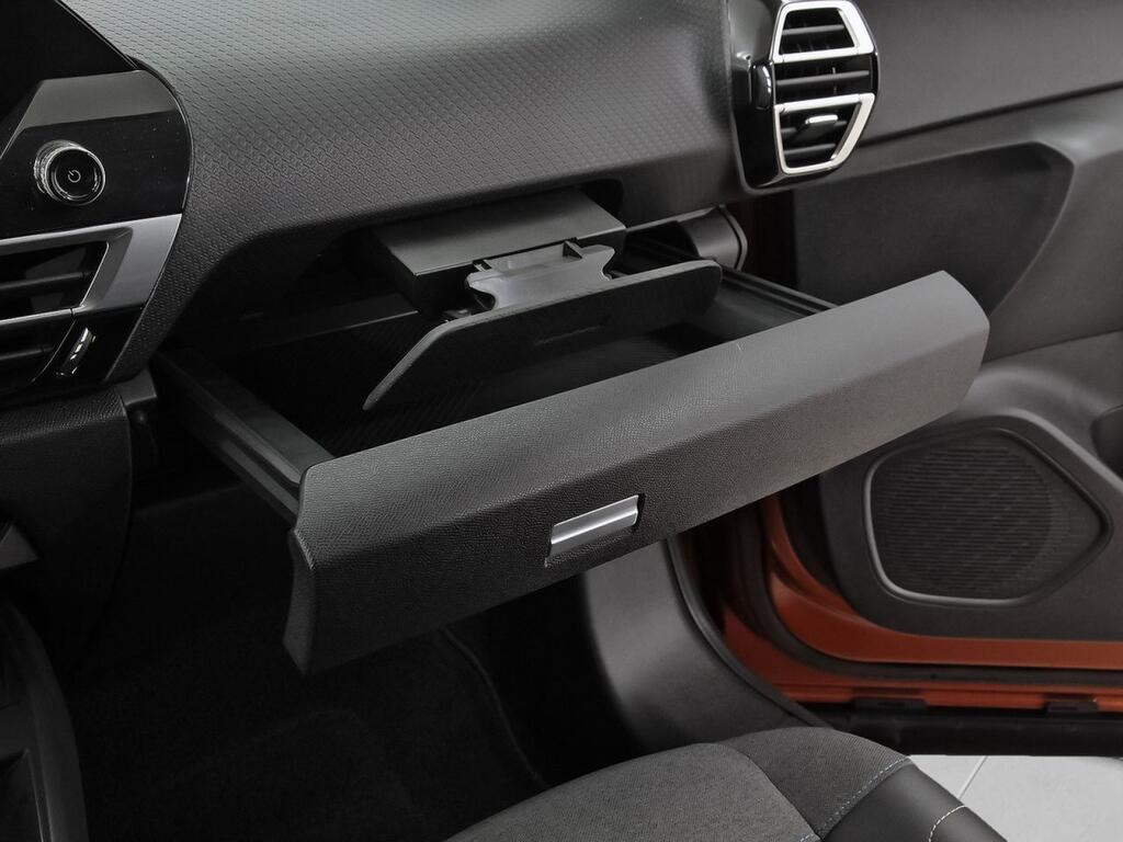 Citroën C4 PureTech 130 S&S 6v Shine 33