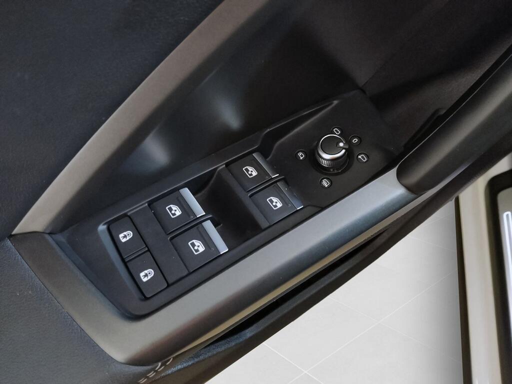 Audi Q3 Black line 35 TDI 110kW (150CV) S tronic 11